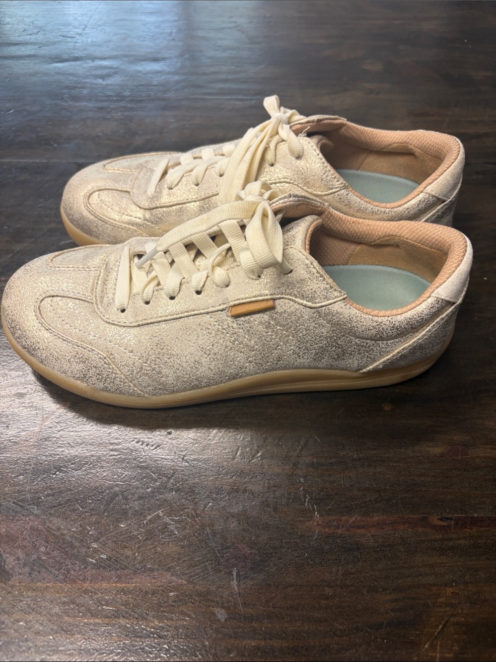 Dr. Scholl's Women’s Cream and Gold Lace-Up Sneakers